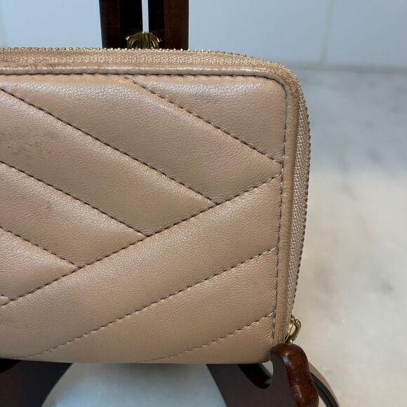 Tory Burch Wallet Quilted Medallion Leather Tan - Picture 5 of 16